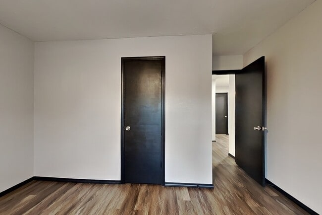 Building Photo - 640 N Markwell Ave