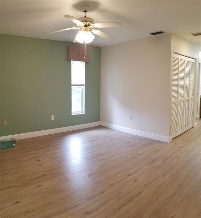 Building Photo - 5810 Garden Lakes Majestic