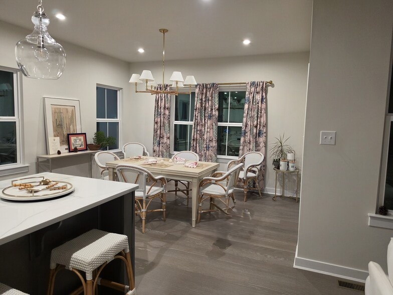Building Photo - 28050 Purple Martin Cir