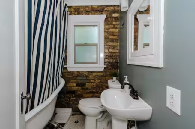 Building Photo - 1242 S 300 E