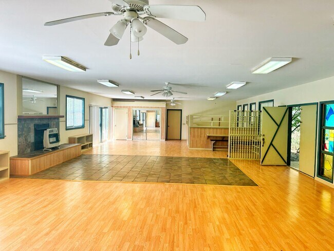 Building Photo - One Bedroom Studio