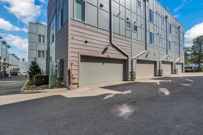 Building Photo - 8711 E Hampden Ave
