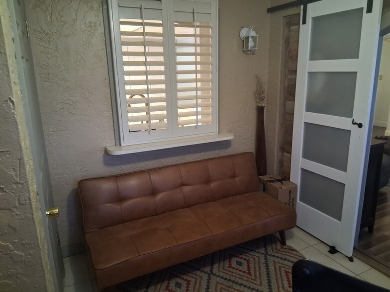 Building Photo - 2679 Sabal Springs Cir