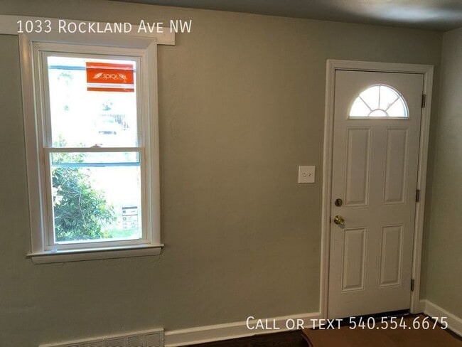 Building Photo - 1033 Rockland Ave NW