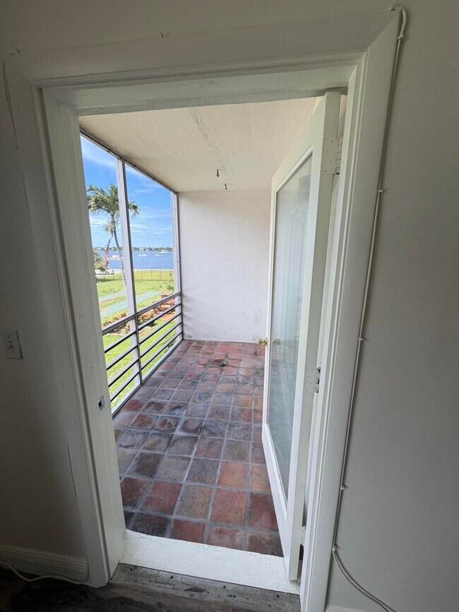 Building Photo - 4500 N Flagler Dr