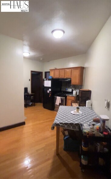 Building Photo - 185 Park St