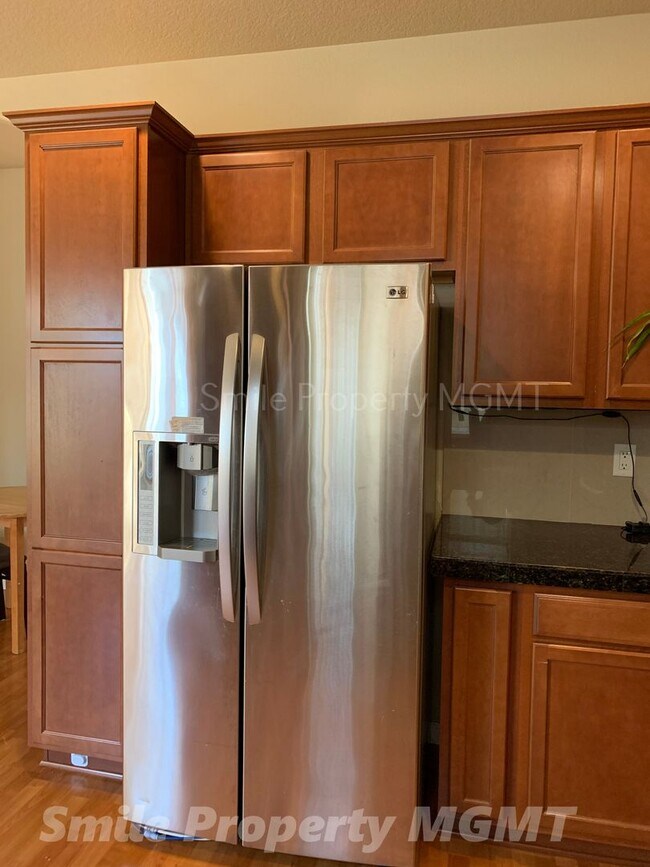 Building Photo - NEW Carpet