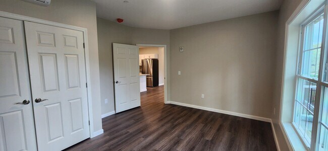 Building Photo - 217 Rockingham Rd