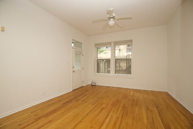 Building Photo - 2464 N Geneva Terrace