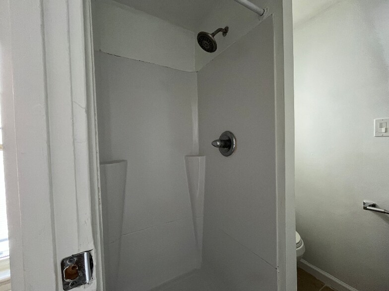 Building Photo - 683 State St