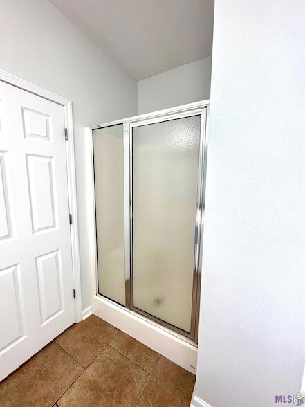 Building Photo - 40303 Crestridge Dr