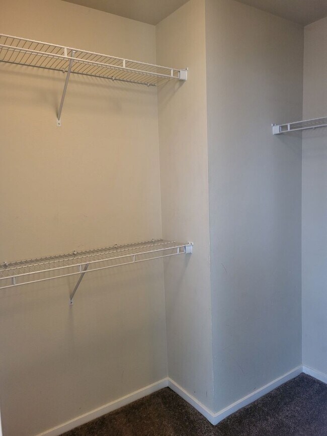 Building Photo - Beautiful 3 Bed 2.5 Bath 3 story home in South Hill Puyallup