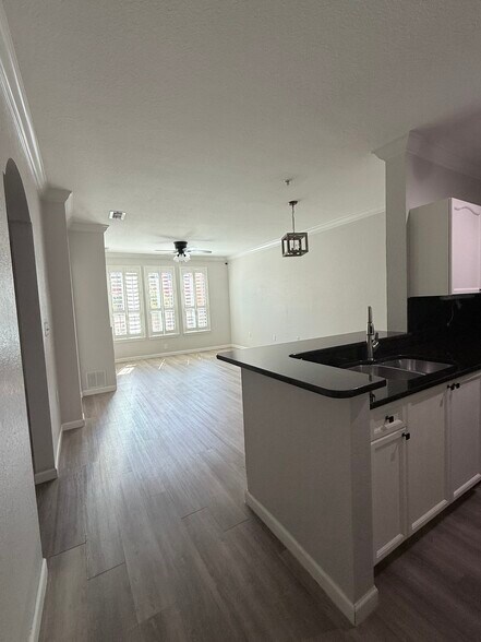 Building Photo - 2725 Via Cipriani