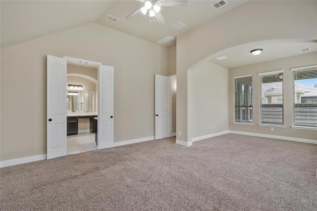 Building Photo - 855 Forest St