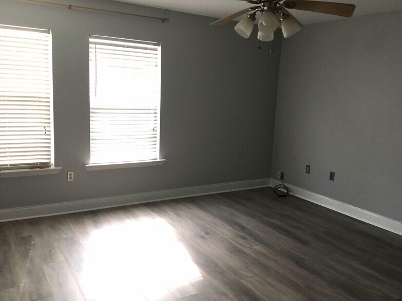 Building Photo - 112 Northshore Cir