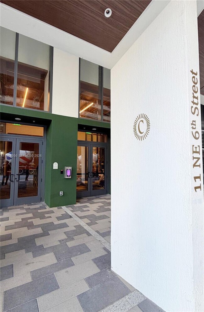 Building Photo - 11 NE 6th St