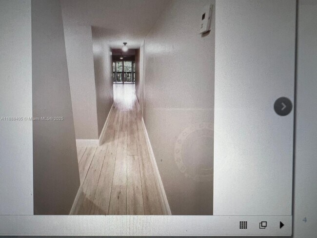 Building Photo - 1021 Mockingbird Ln