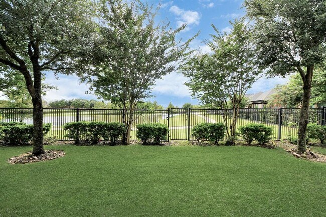 Building Photo - 10910 Wardrop Pl