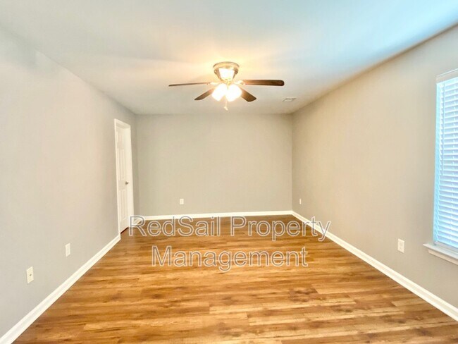Building Photo - 642 Kelso Dr