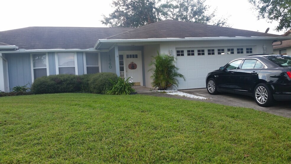 Building Photo - 1340 Woodlake Circle