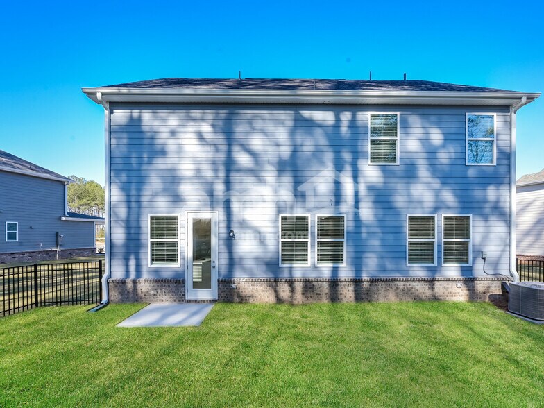 Building Photo - 1539 Aquamarine Dr