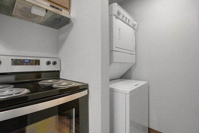 Building Photo - 7238 SW Garden Home Rd