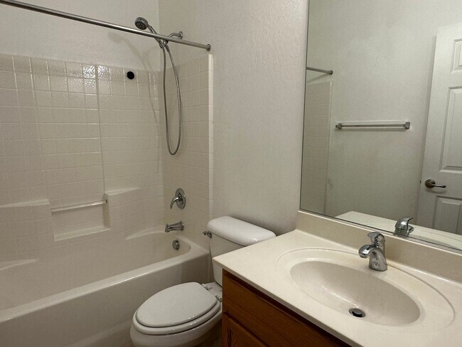 Building Photo - 4560 E Murrieta Rd