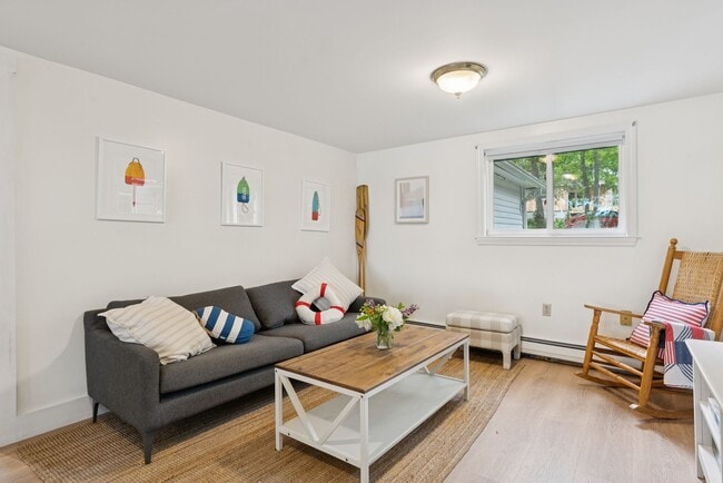 Building Photo - 111 Cottage Rd