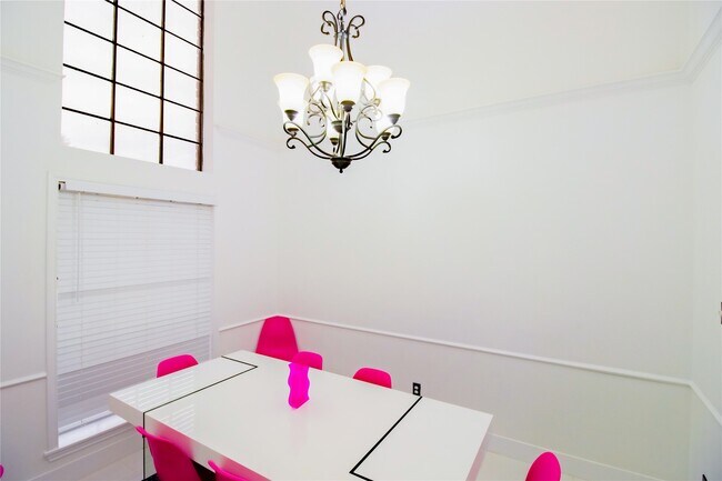 Building Photo - 1914 Hickory Lawn Dr