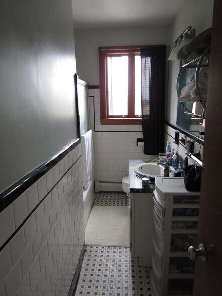 Building Photo - 561 Hope St