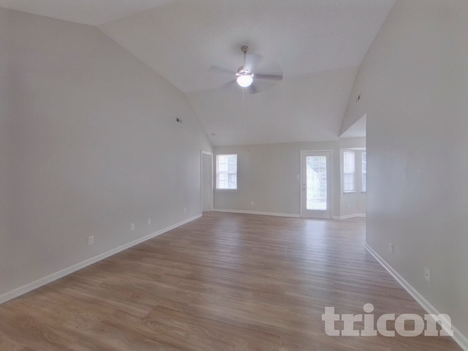 Building Photo - 2736 Daffodil Dr