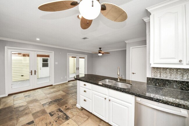 Building Photo - 2588 Bering Dr