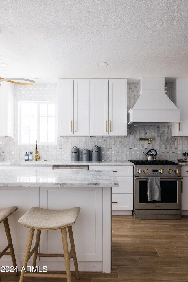 Building Photo - 6629 E Dreyfus Ave