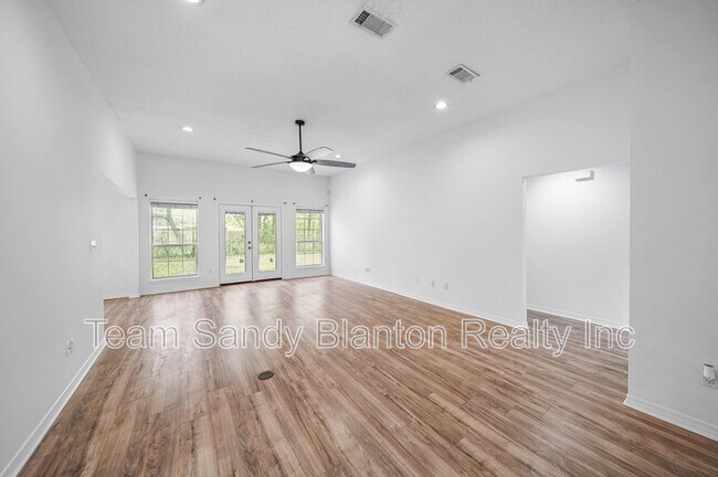 Building Photo - 3313 Country Meadow Ln
