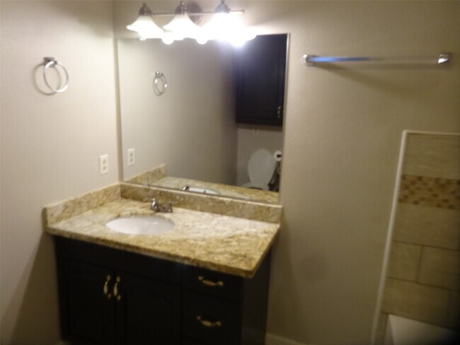 Building Photo - 1606 Quail Run