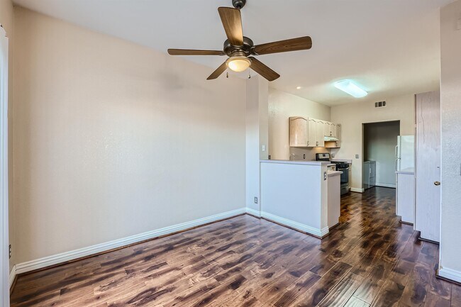 Building Photo - 2601 Twin Pines Ave