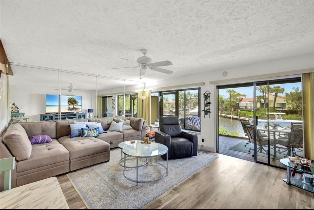 Building Photo - 25188 Marion Ave