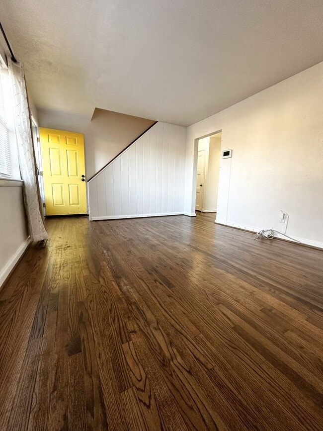 Building Photo - Well-Maintained 4-Bedroom in Haygood Area of Virginia Beach