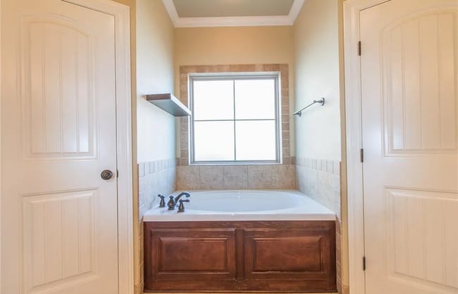 Building Photo - 306 Camelback Dr