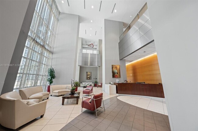 Building Photo - 300 S Biscayne Blvd