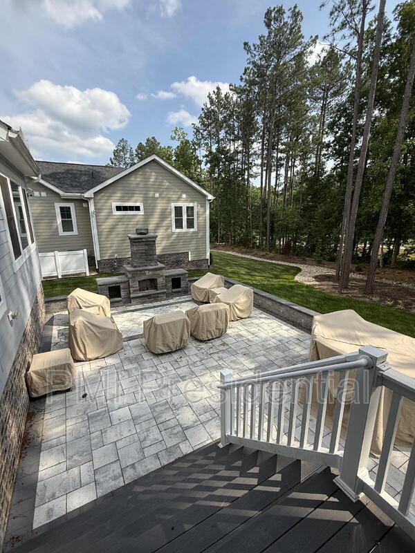 Building Photo - 17919 Stonewolf Dr