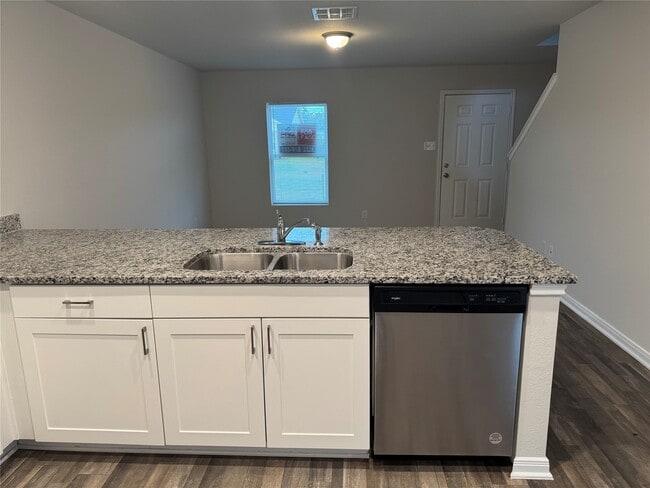 Building Photo - 15520 Taylorcrest Dr