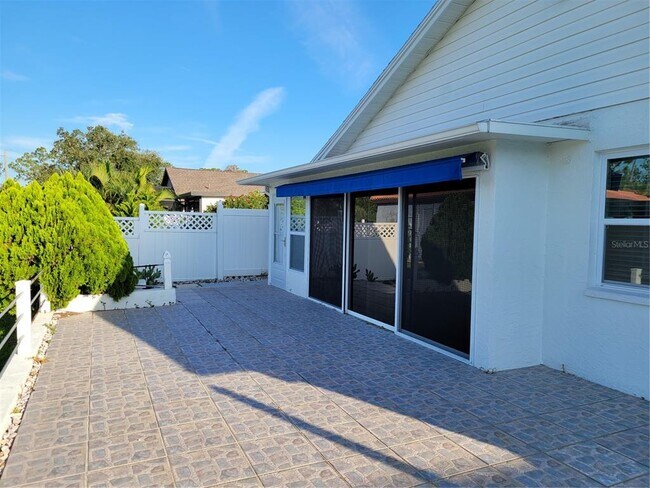 Building Photo - 14277 Palm Terrace