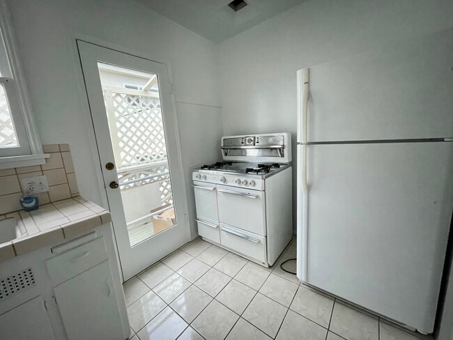 Kitchen (new paint) - 1008 6th St