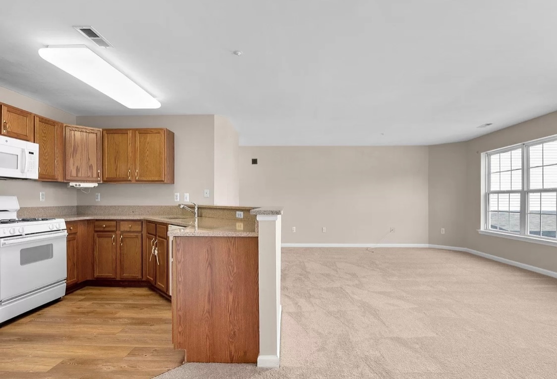 Building Photo - 2010 Starlight Ln