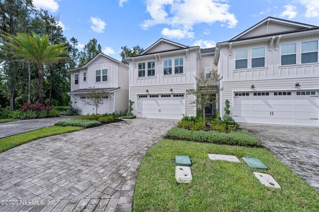 Building Photo - 23 Oak Pk Dr