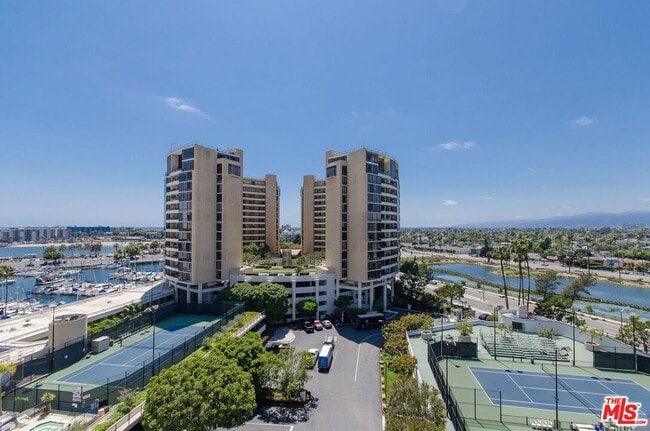 Building Photo - 4265 Marina City Dr