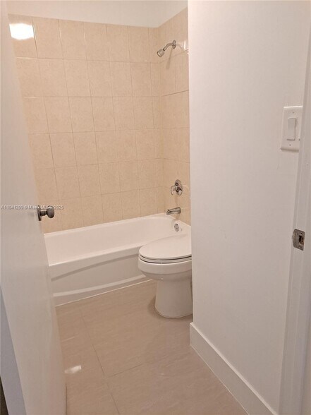 Building Photo - 8041 SW 21st Ct
