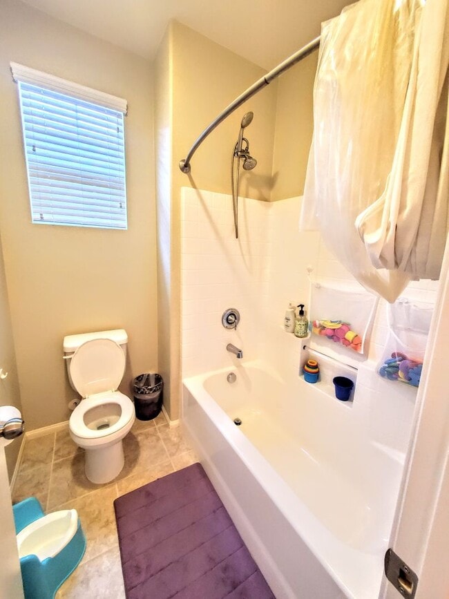 Building Photo - Gorgeous Home- Lots of Upgrades