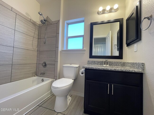 Building Photo - 101 S Manzanita Dr